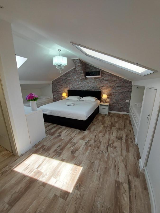 Kevin&Jessica Rooms Giarmata Ngoại thất bức ảnh