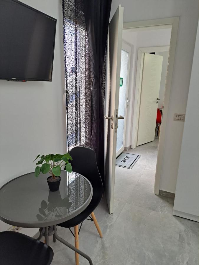 Kevin&Jessica Rooms Giarmata Ngoại thất bức ảnh