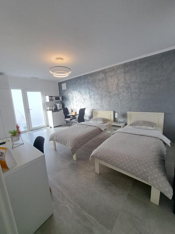 Kevin&Jessica Rooms Giarmata Ngoại thất bức ảnh